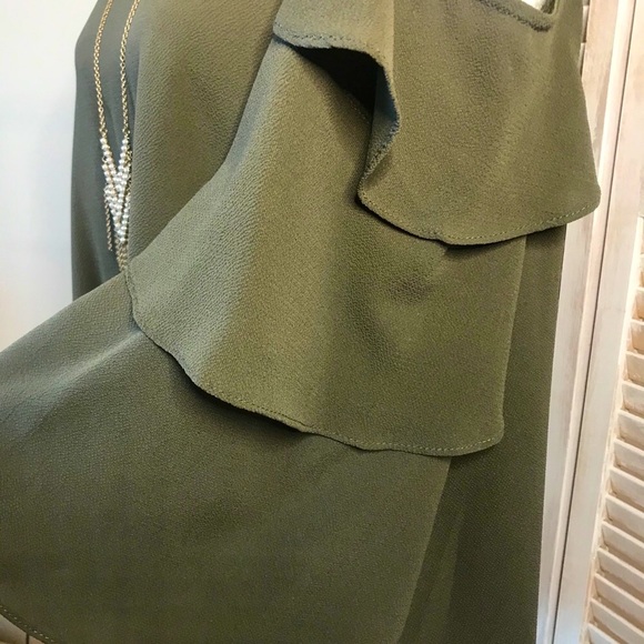 TOP WITH COLD SHOULDER & 3 TIER SLEEVE, OLIVE GREEN, 3/4 SLEEVES, TEXTURED - Picture 4 of 5